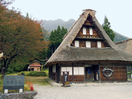 富山 地名 ケンミン性 中世までは 外山 佐々成政の治世に佳字の 富 に改める 47都道府県 地名の謎 Best Times ベストタイムズ