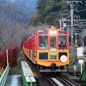 嵯峨野観光鉄道のトロッコ列車で充実したミニトリップ