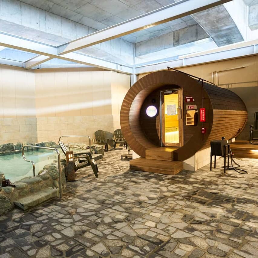 サウナが4つ？“浴室に時刻表”とは？「RAKU SPA Station 武蔵小金井」のクセが強すぎた