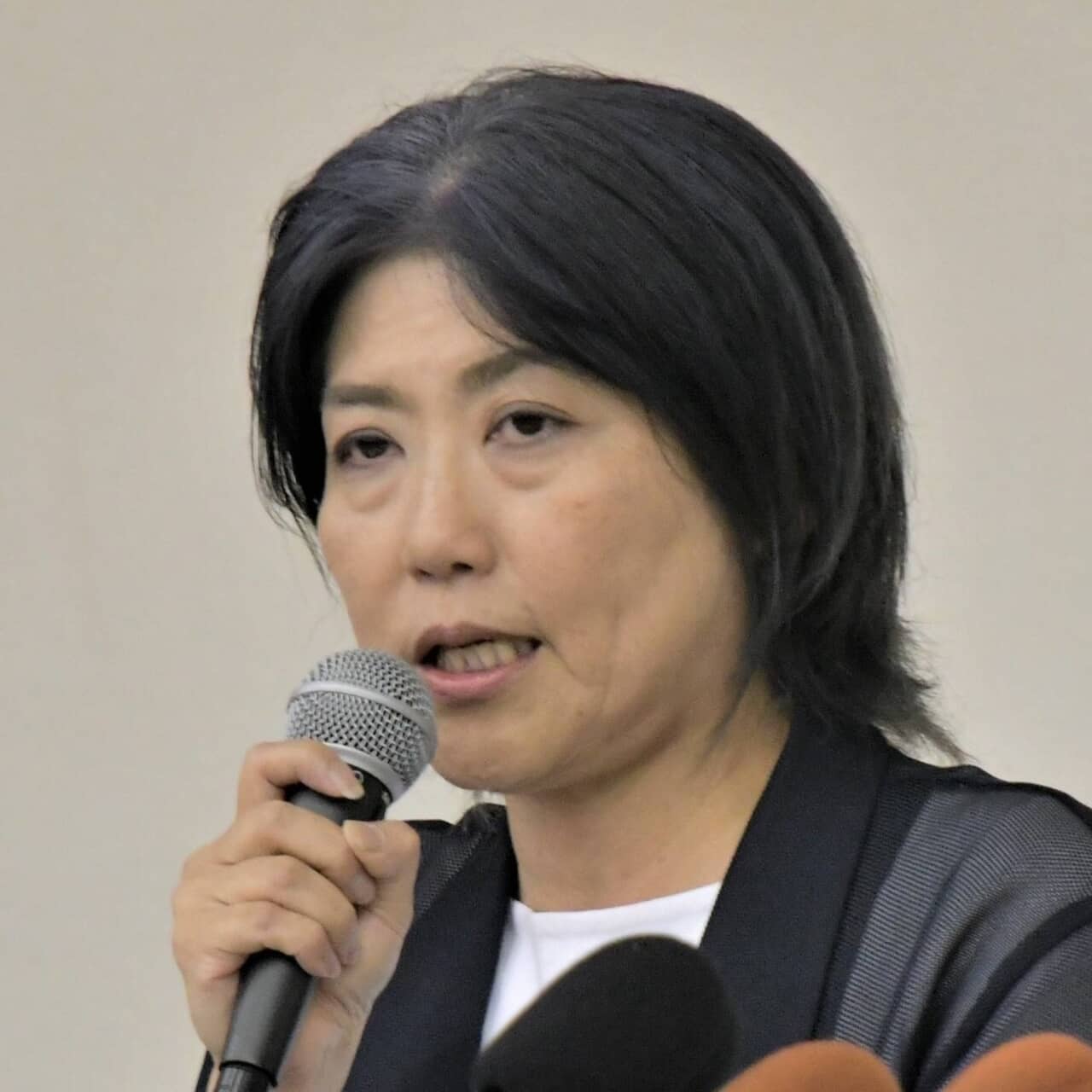 学歴詐称問題の田久保伊東市長、百条委に出頭も質疑応答かみ合わず…証言拒否も
