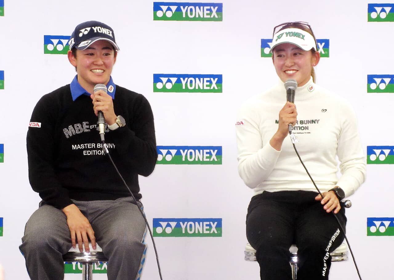岩井明愛(左)、岩井千怜
