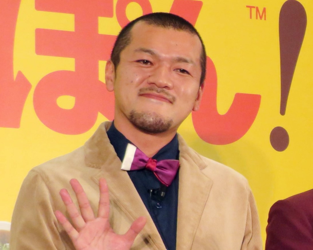 カミナリの竹内まなぶ