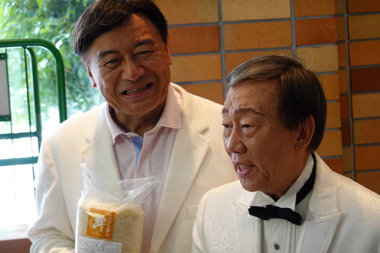 石田重廣社長(左)、橋幸夫(2025年6月撮影)