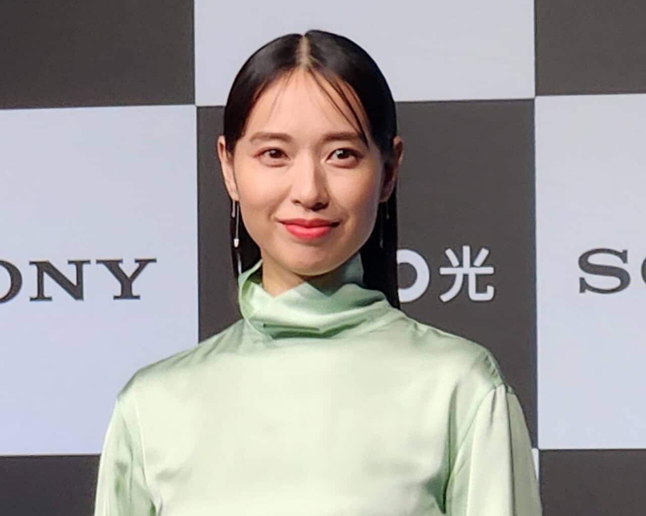 戸田恵梨香