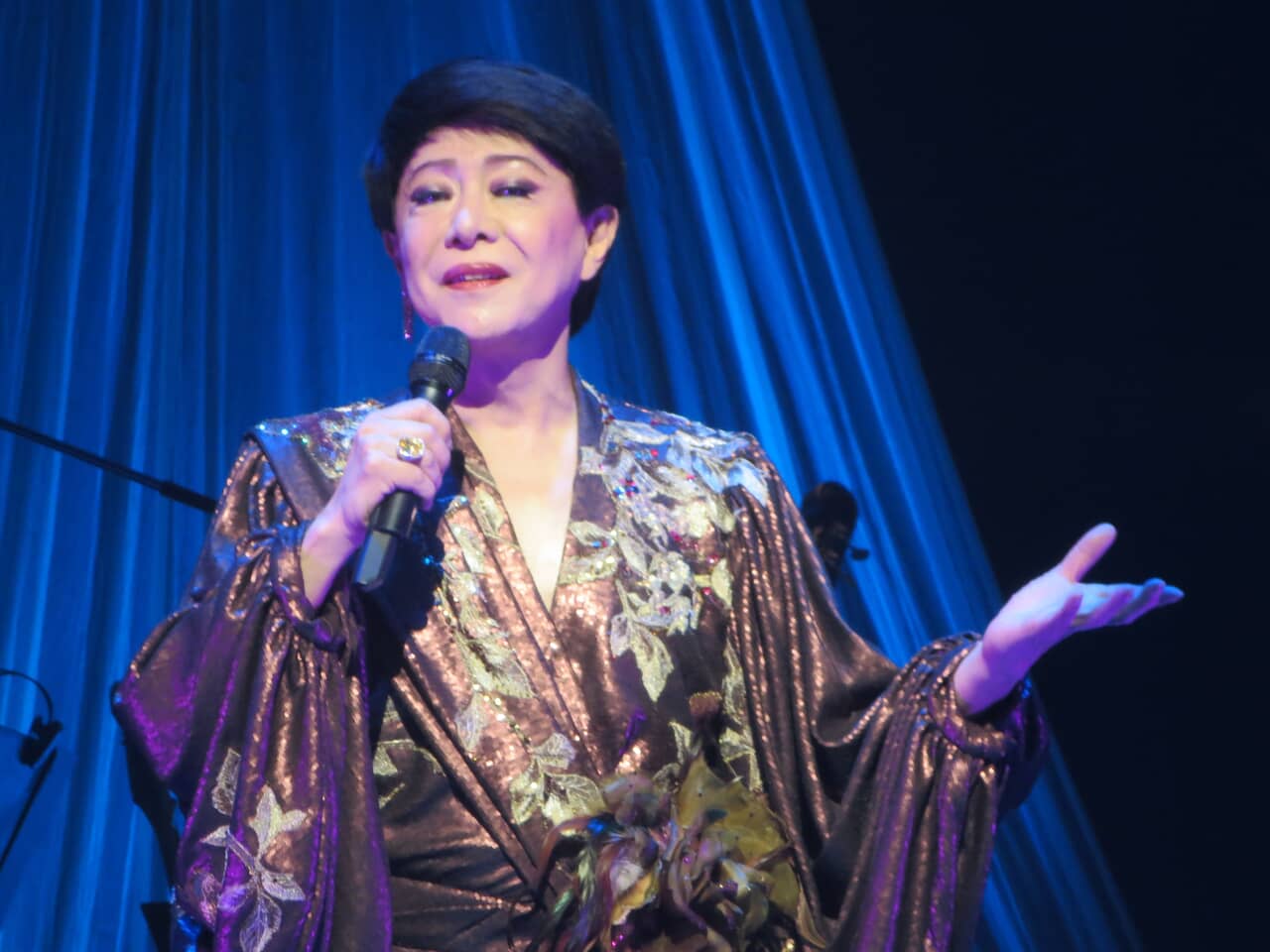 産経ビジュアル,美川憲一