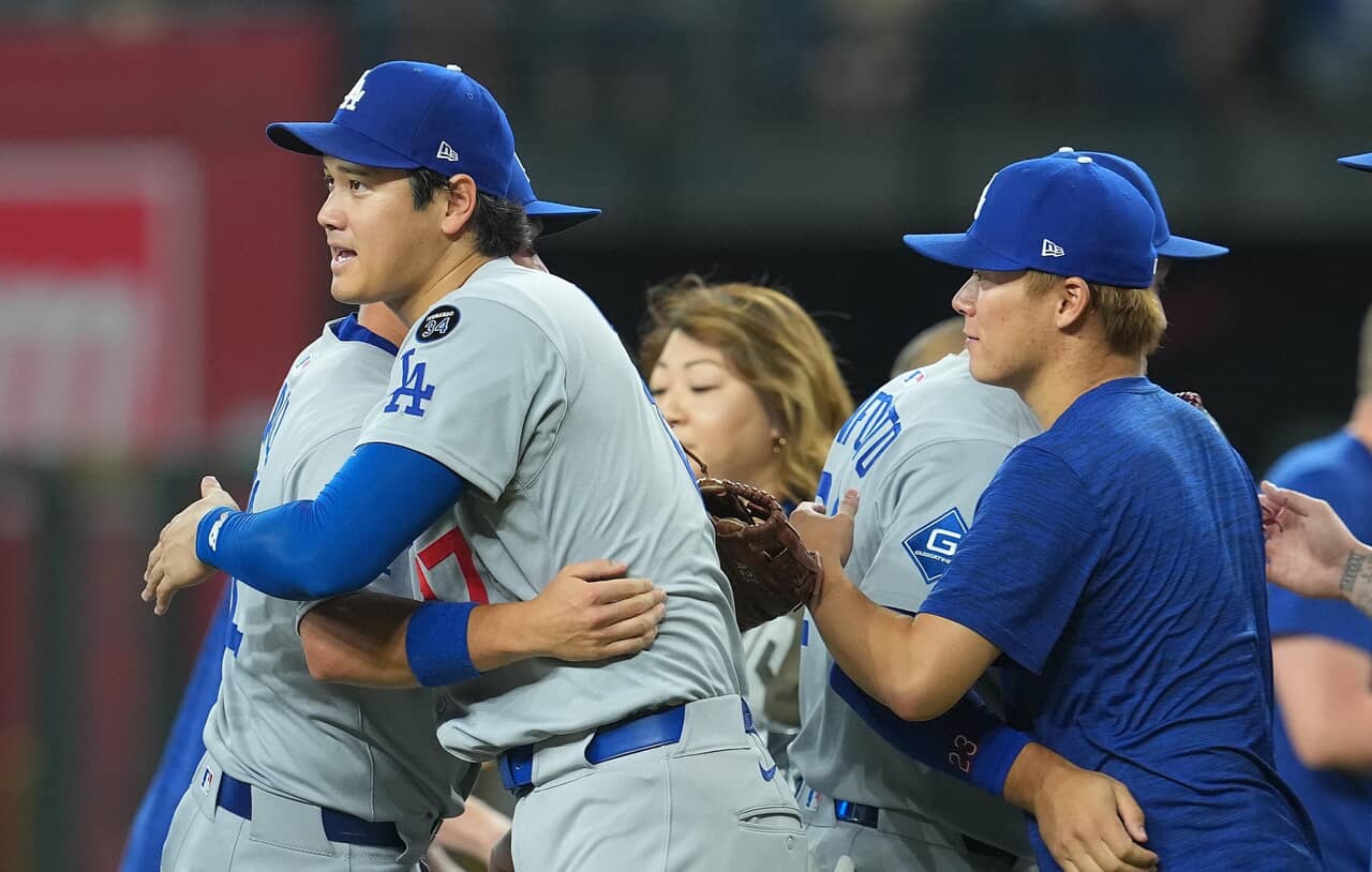 大谷翔平（左）、山本由伸