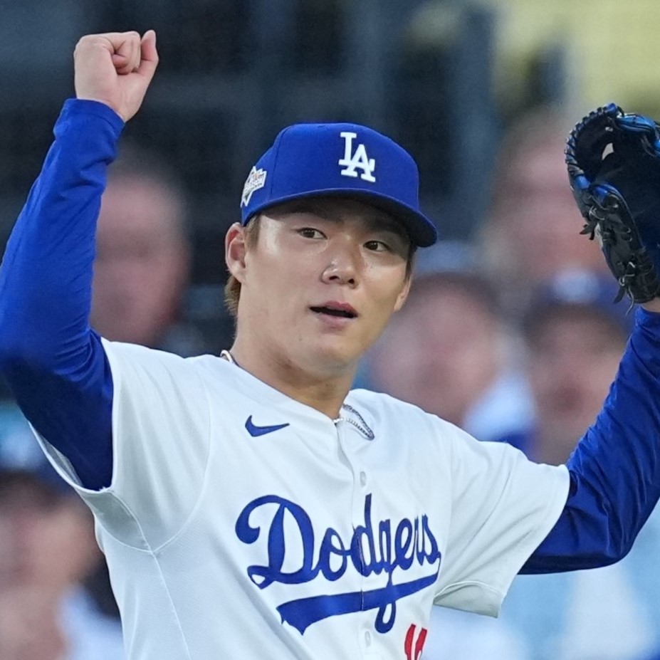 山本由伸、初の完投勝利！ポストシーズンで快挙達成、ドジャース連勝！