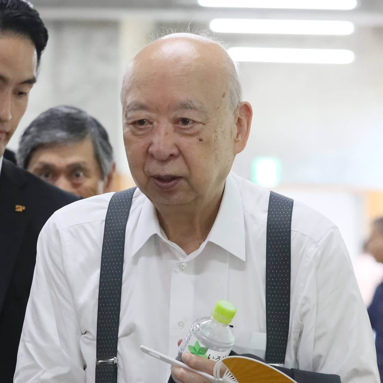 海老沢勝二さん