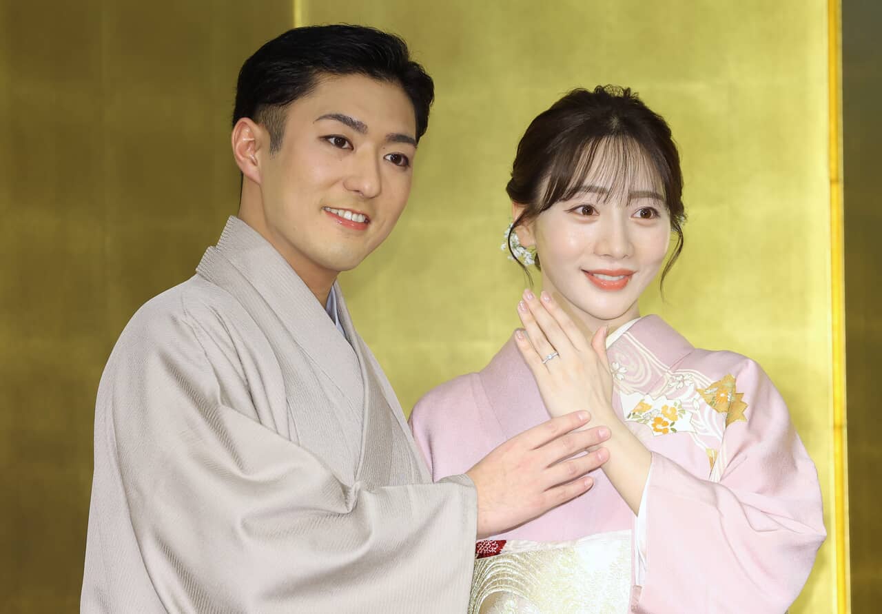 中村橋之助（左）と能條愛未