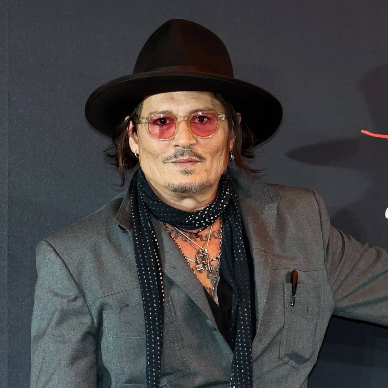 77分の大遅刻！ジョニー・デップ、8年半ぶり来日で初の公の場も…