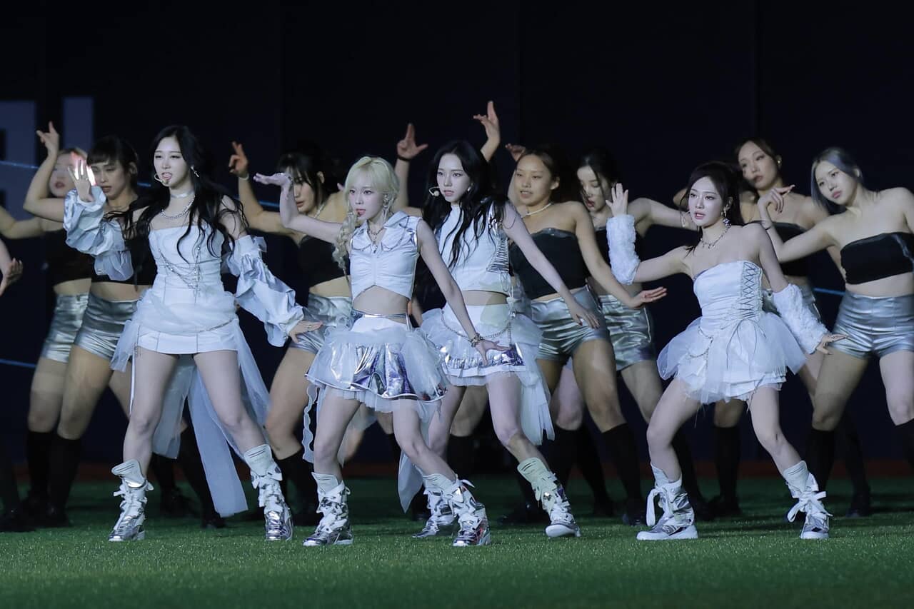 aespa(前列)。右端がニンニン