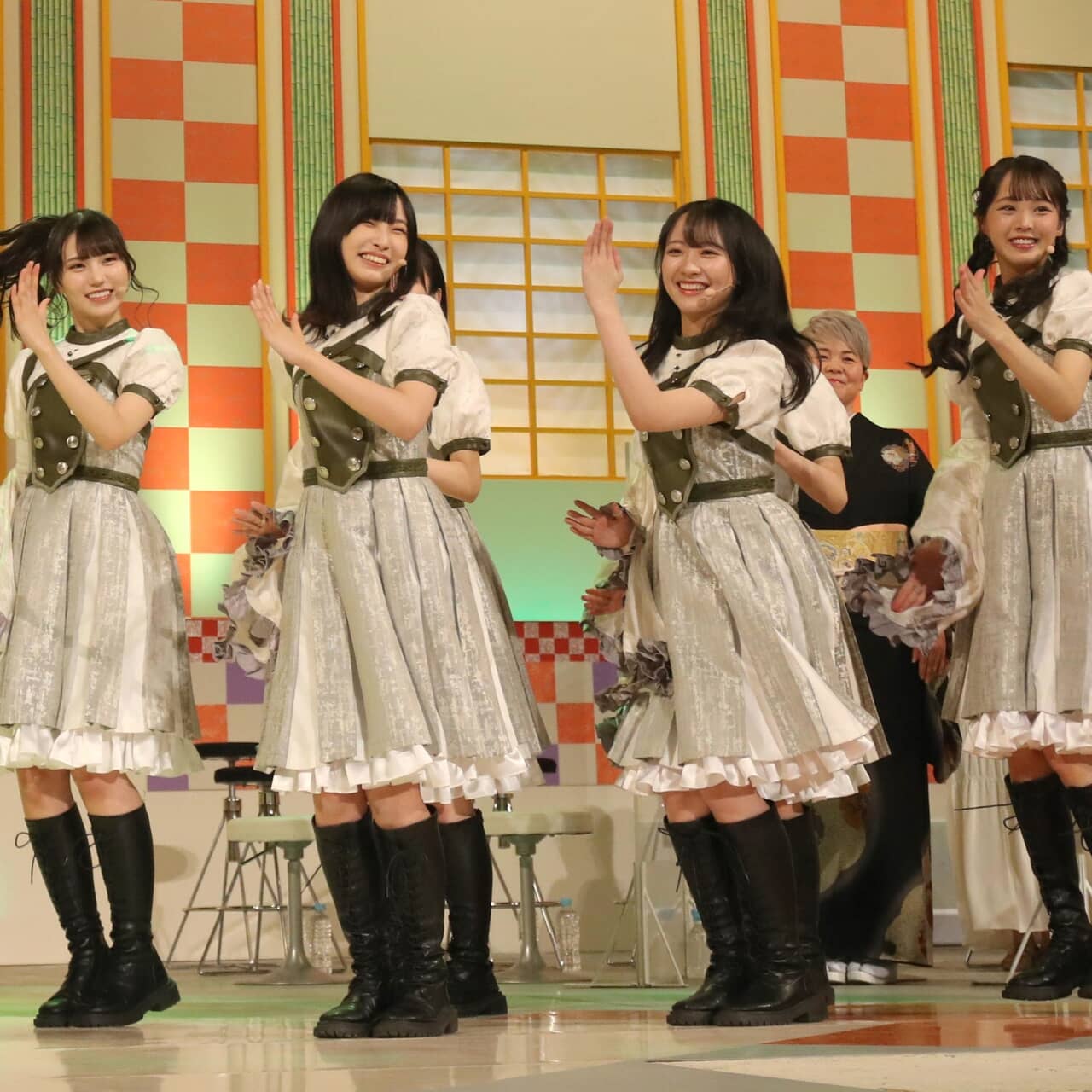 漫画家の田辺洋一郎氏が謝罪！STU48メンバーにAIで「ビキニ着せて」…事務局が…