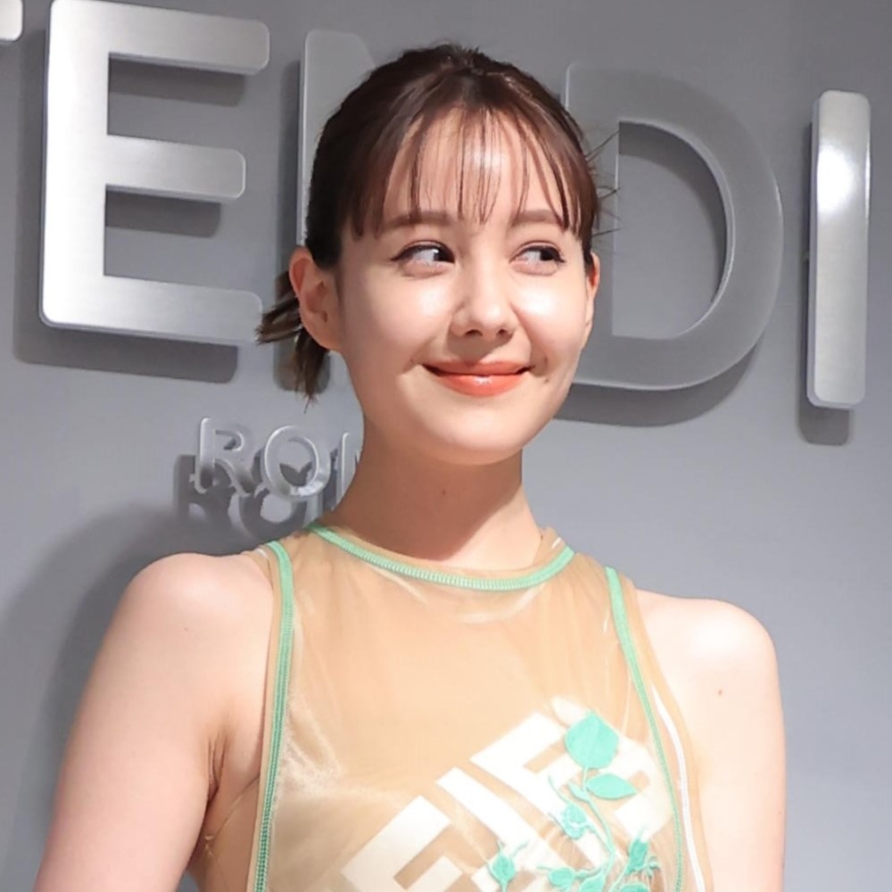 トリンドル玲奈、第1子妊娠を発表！「お腹に小さな命を授かりました」