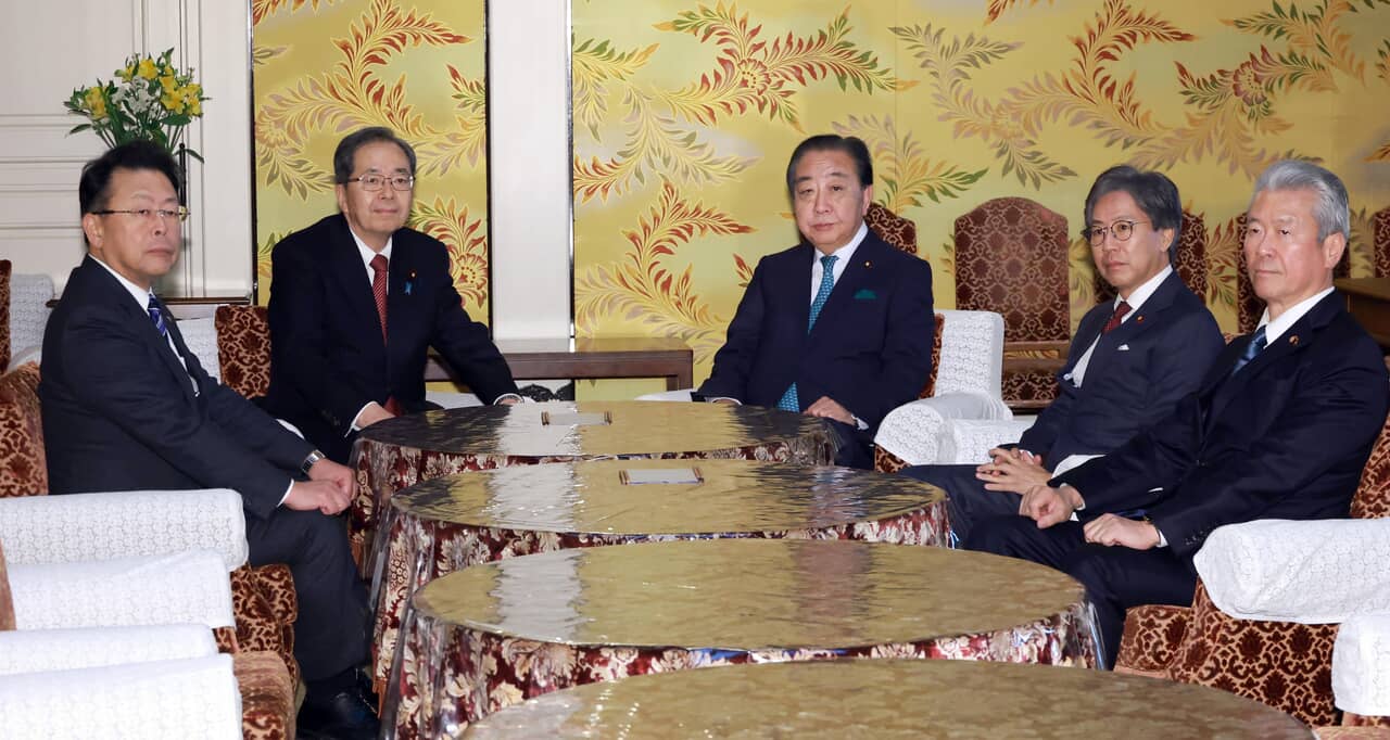 15日の党首会談の様子。左から2番目に公明党の斉藤鉄夫代表、中央に立憲民主党の野田佳彦代表