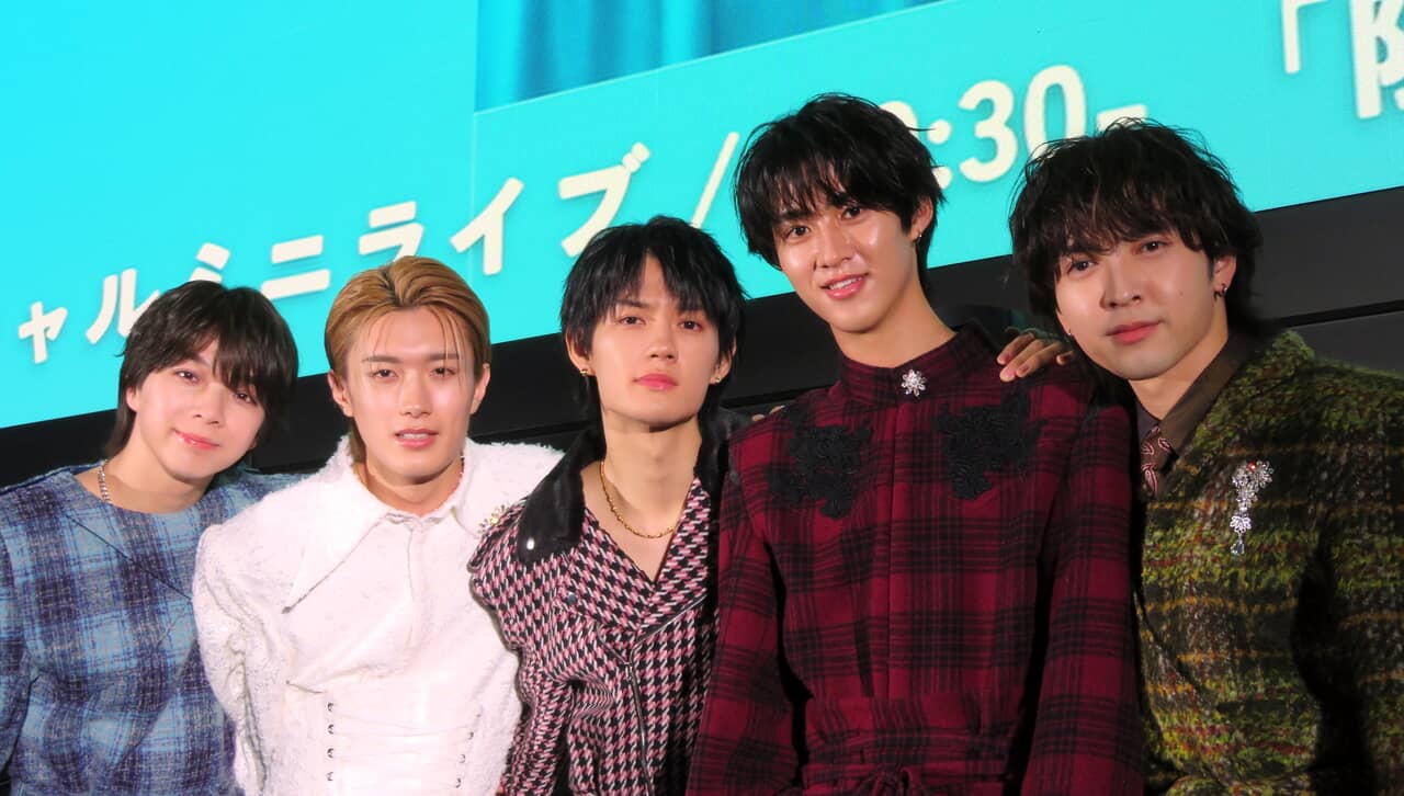 M!LK。左から塩﨑太智、山中柔太朗、佐野勇斗、曽野舜太、吉田仁人