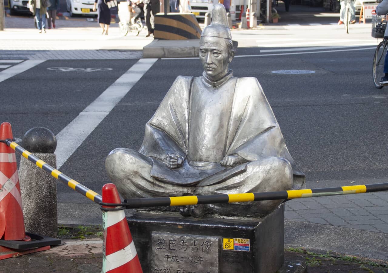 被害を受けた豊臣秀吉像の、以前の様子