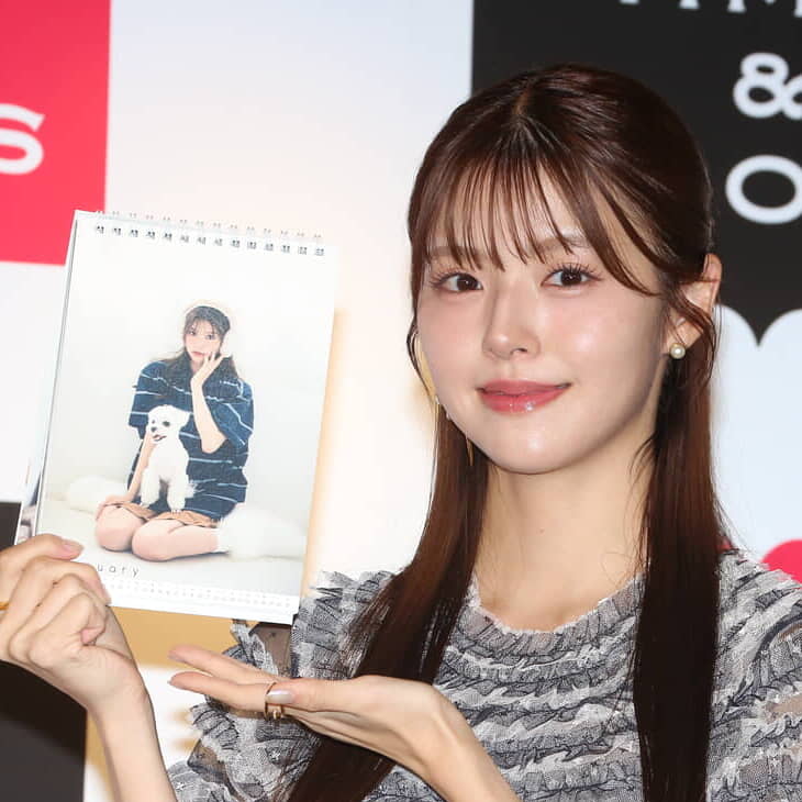 鈴木ゆうか、20代最後カレンダーで過去ベスト更新だ！「1月の“もこもこ”おそろが…