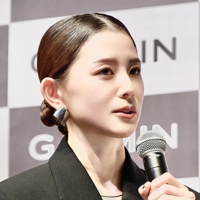 モデル・朝比奈彩の悩みは“睡眠”。2児の子育てに奮闘中！「子どもが夜中に起きてき…