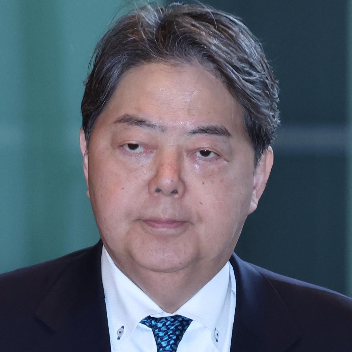 マイナカード保有、1億枚超え！交付10年、マイナ保険証の利用率は伸び悩み、情報漏えいなどへの不安も…