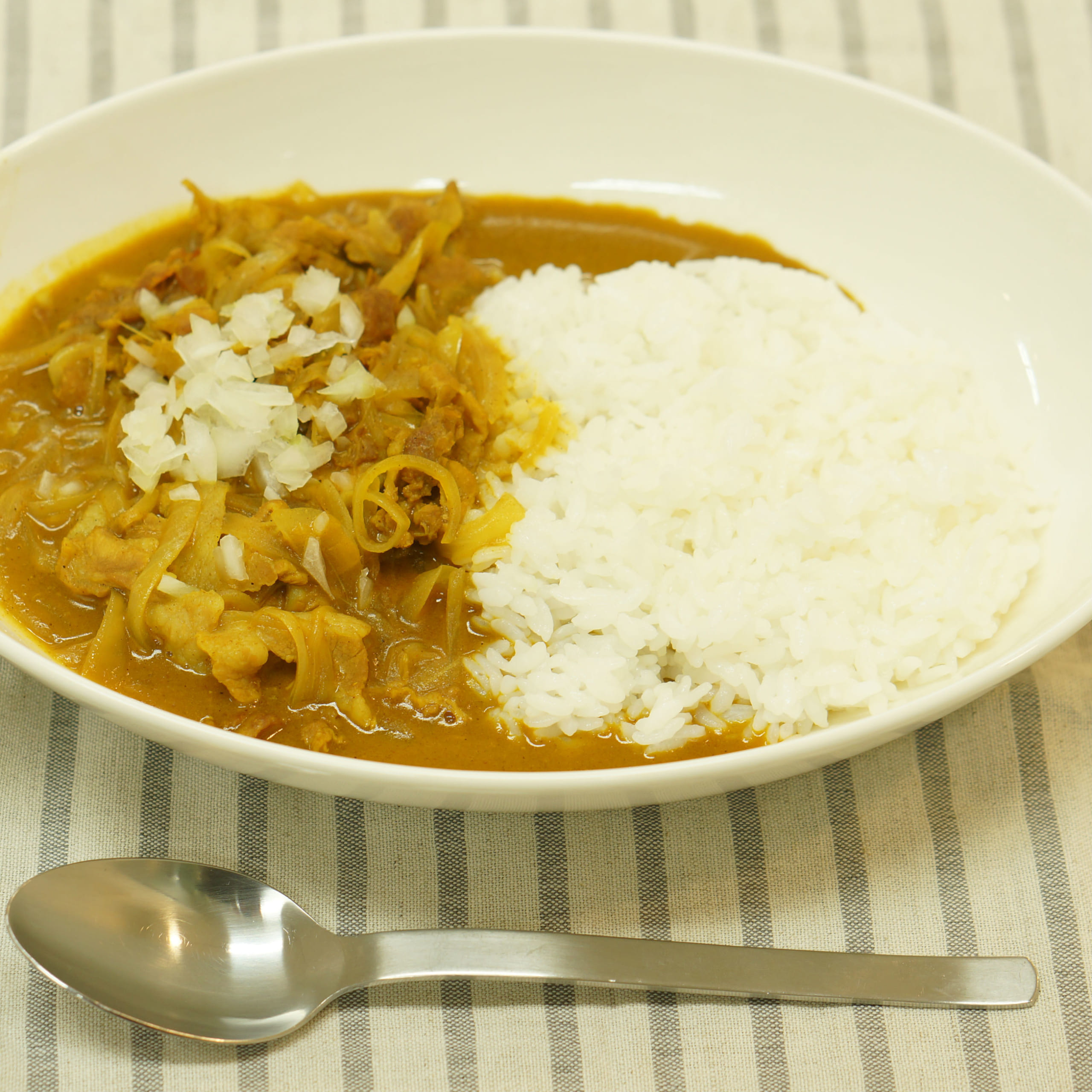 粉を使った昔懐かしいカレーの作り方