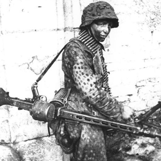 渾名は「ヒトラーの電動ノコギリ」。連合軍将兵を震え上がらせた名機関銃MG42