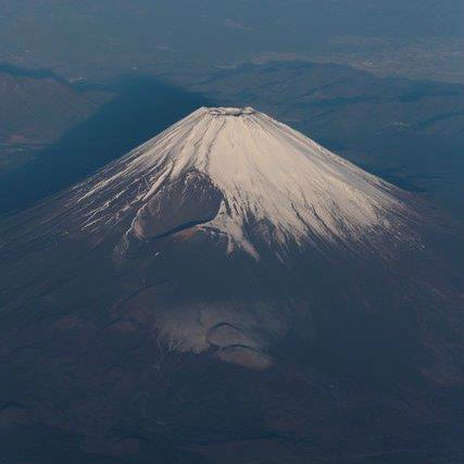 一寸先に進もうとするより、ぐっと後ろに下がりじっくり大局を見る