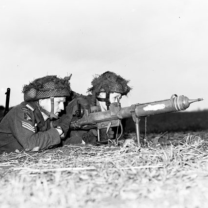 独特の構造を備えたイギリス生まれの歩兵携行対戦車火器PIAT