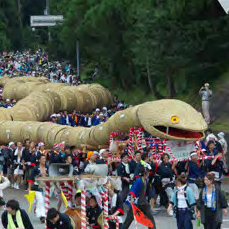 地元の人と観光客が一緒に楽しめる祭り