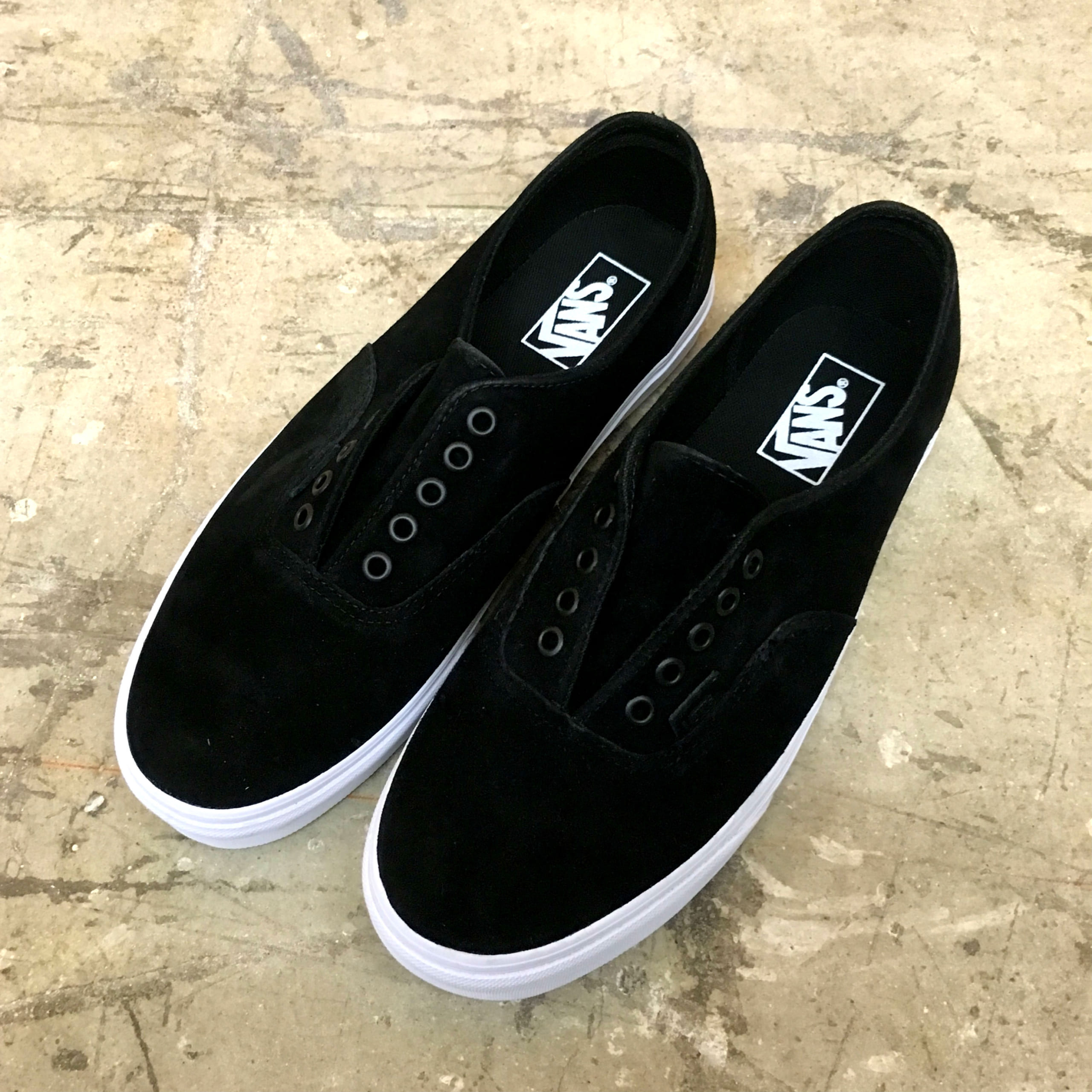 BEAMSプレスの初買いは<br />高級感抜群のVANSです！