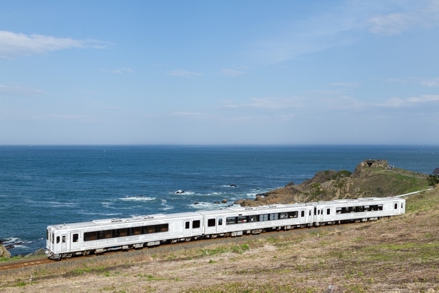 東北を走る白亜の豪華レストラン