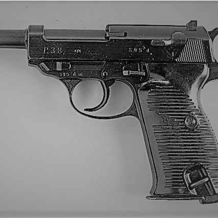 ルパン三世の愛銃「ワルサーP38」は、連合国側の監視の目が緩かったからこそ生まれた