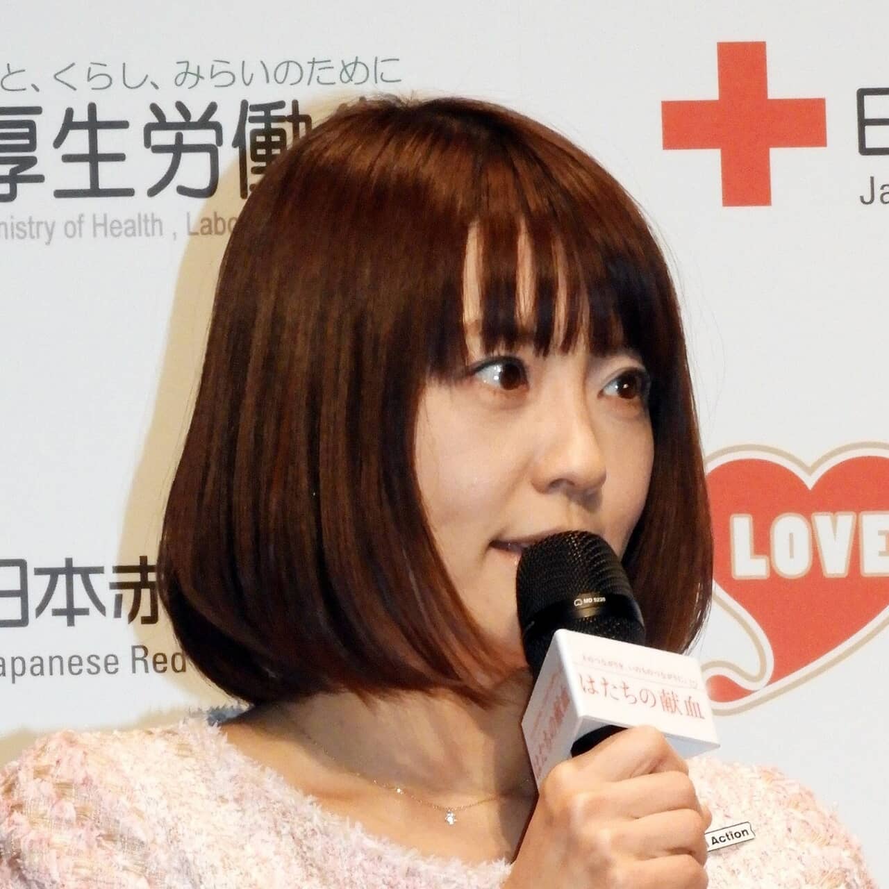 迷いが解けた？小林麻耶こと「國光真耶」、芸名を再び「小林麻耶」へ