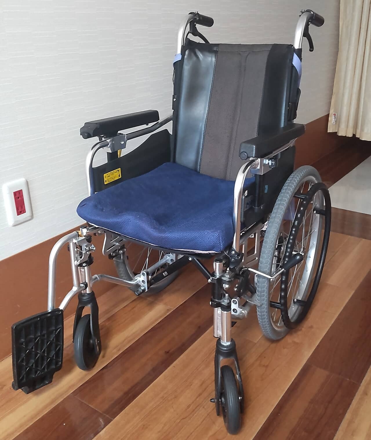 【脳梗塞】車椅子から脱却し、自力で歩くことの嬉しさとキツさと言ったら……リハビリ…