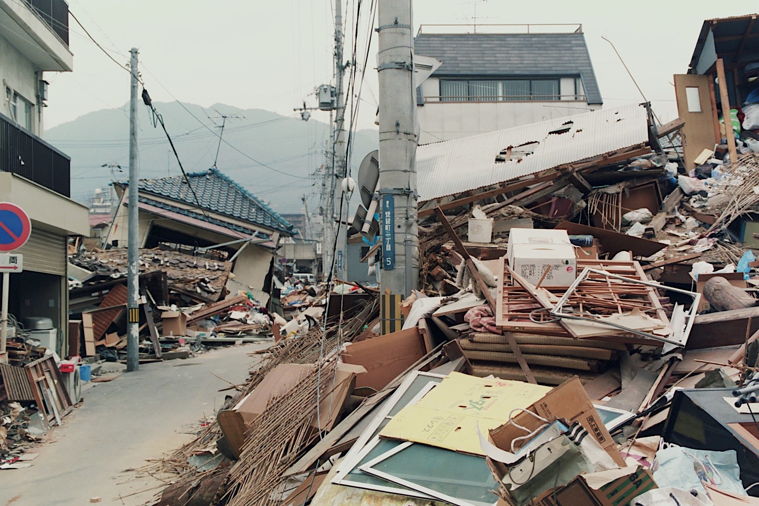 親孝行ゆえの悲劇 永遠に奪われた若い命 なぜ代で建物の下敷きになる 窒息死 が多発したのか 阪神 淡路大震災25年目の真実 Best Times ベストタイムズ