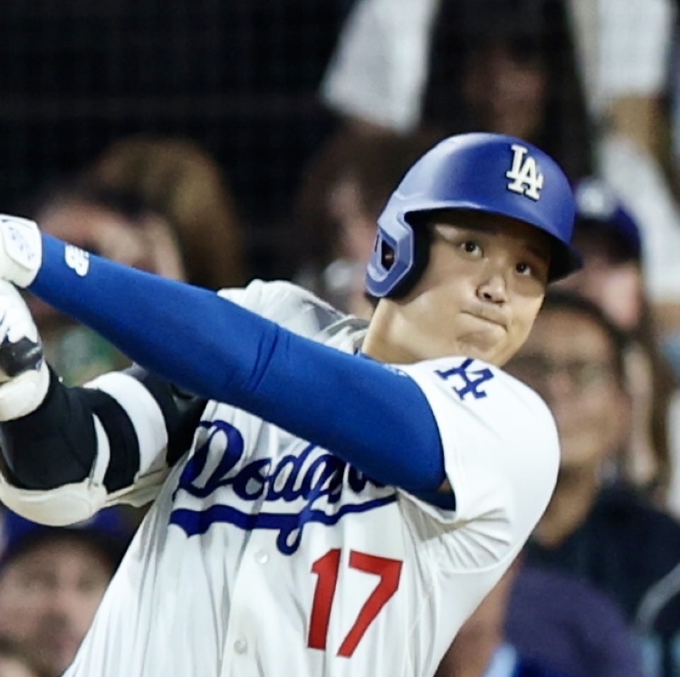 大谷翔平、値千金52号逆転3ラン！ カーショーの負け消す殊勲の一発。ポストシーズ…