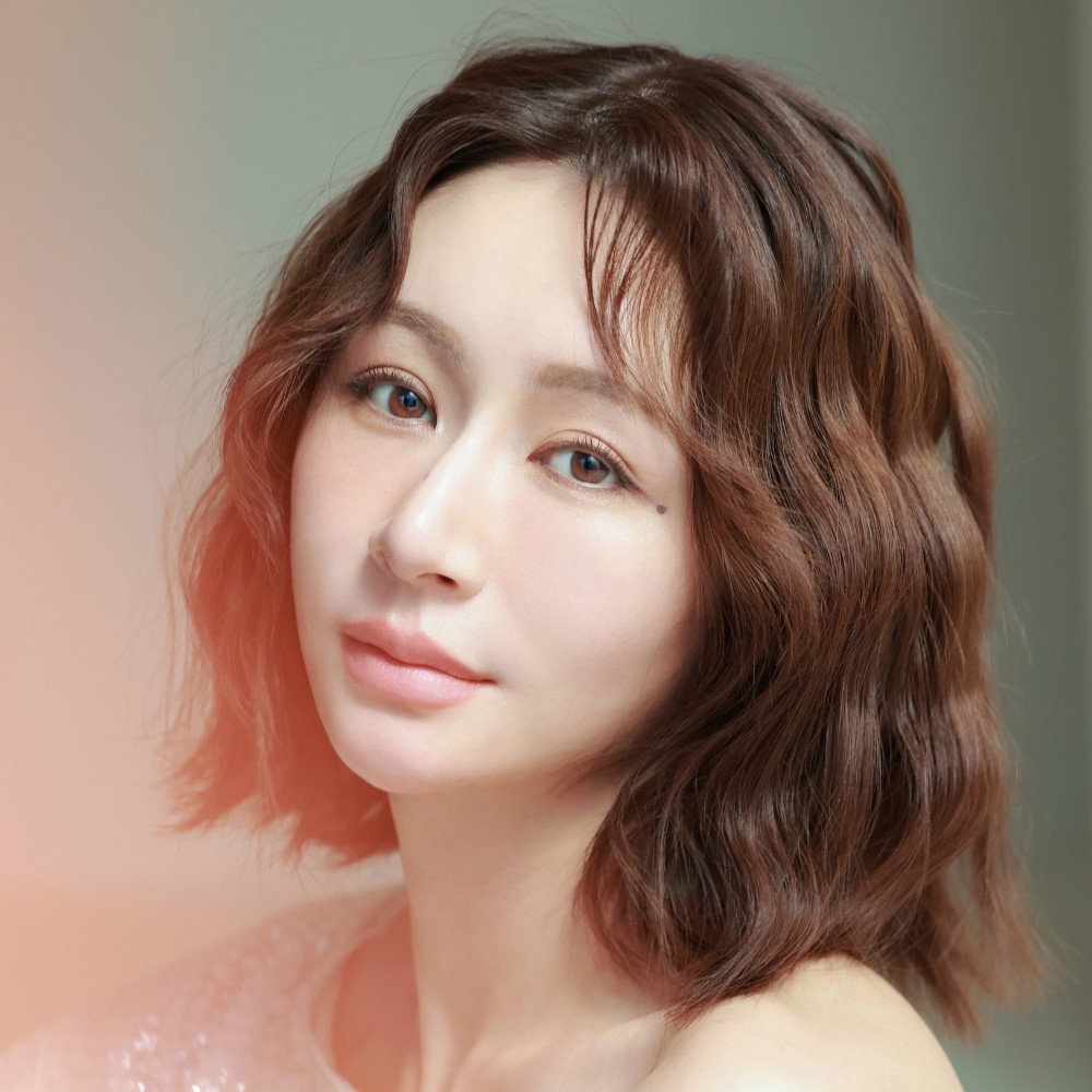 実業家でタレント・宮崎麗果、過少申告を深く反省！夫は元EXILEの黒木啓司、父は元参院議員