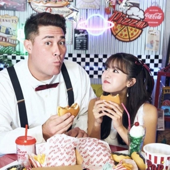 元HKT外薗葉月、巨人・リチャードとの結婚報告！直筆署名入り文書も