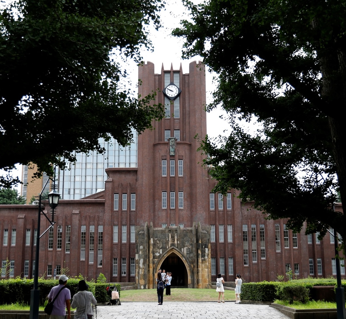 「安定したいから成長したい」東大生がこぞってコンサル目指す、矛盾した心理をレジー…