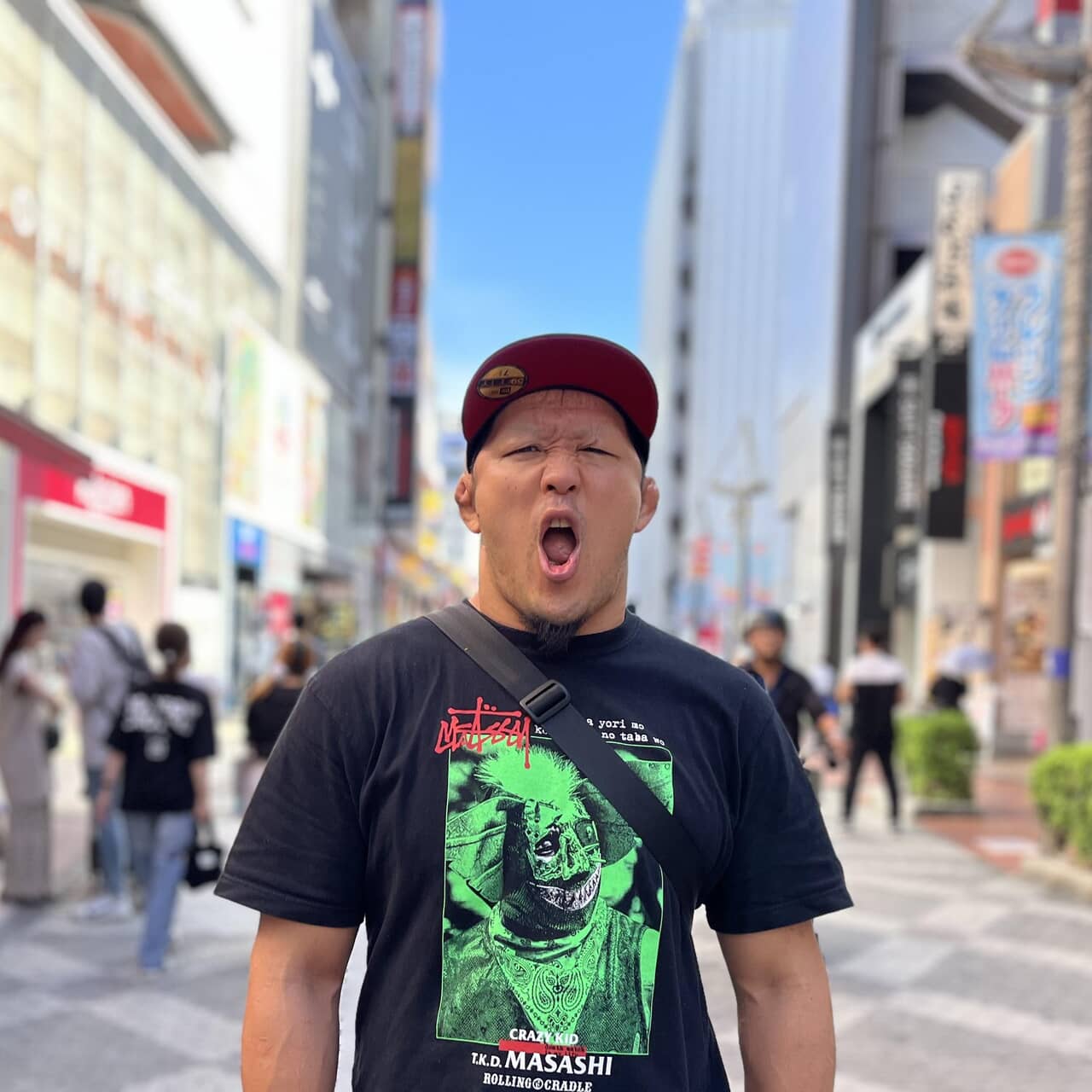 リングでは包丁に身を投げ、家では愛娘に身を捧ぐ。狂ったデスマッチファイター・竹田誠志の純な生き様