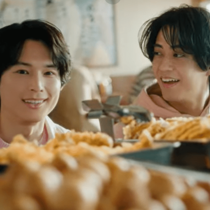 松村北斗＆高橋海人CM初共演！「甘酸っぱいエピソード」問答で見えた二人のプロ意識