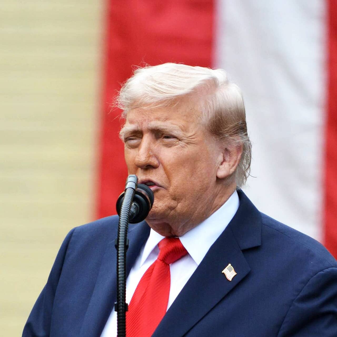 トランプ氏「政権移行まで米国がベネズエラを運営」。再攻撃も示唆