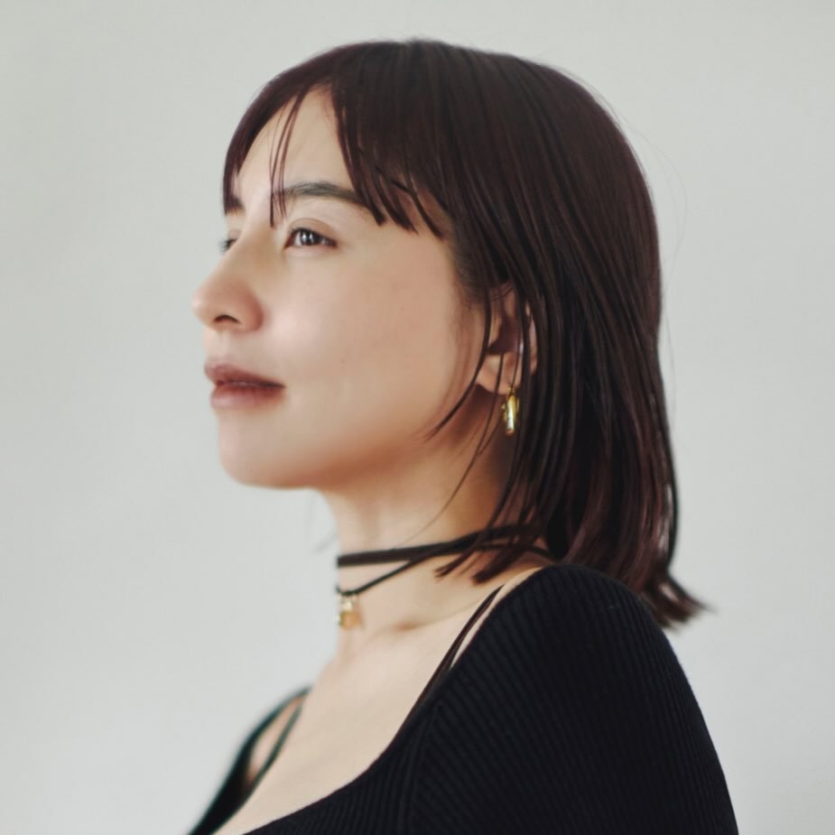 母として、表現者として次のステージへ。モデルのラブリ、15年所属の事務所退所を報…