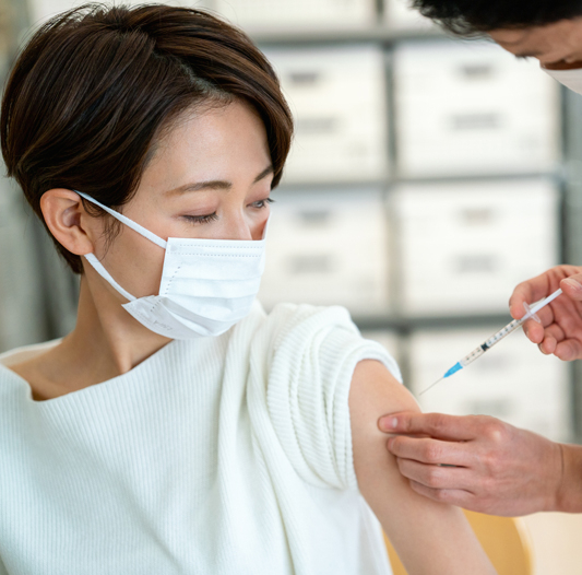 「コロナワクチン接種女性４割わきの下に腫れ（国内）、脱毛申告は男性の３倍（韓国）、感染死亡者数を抜く（台湾）」報じられないデータ【松野大介】