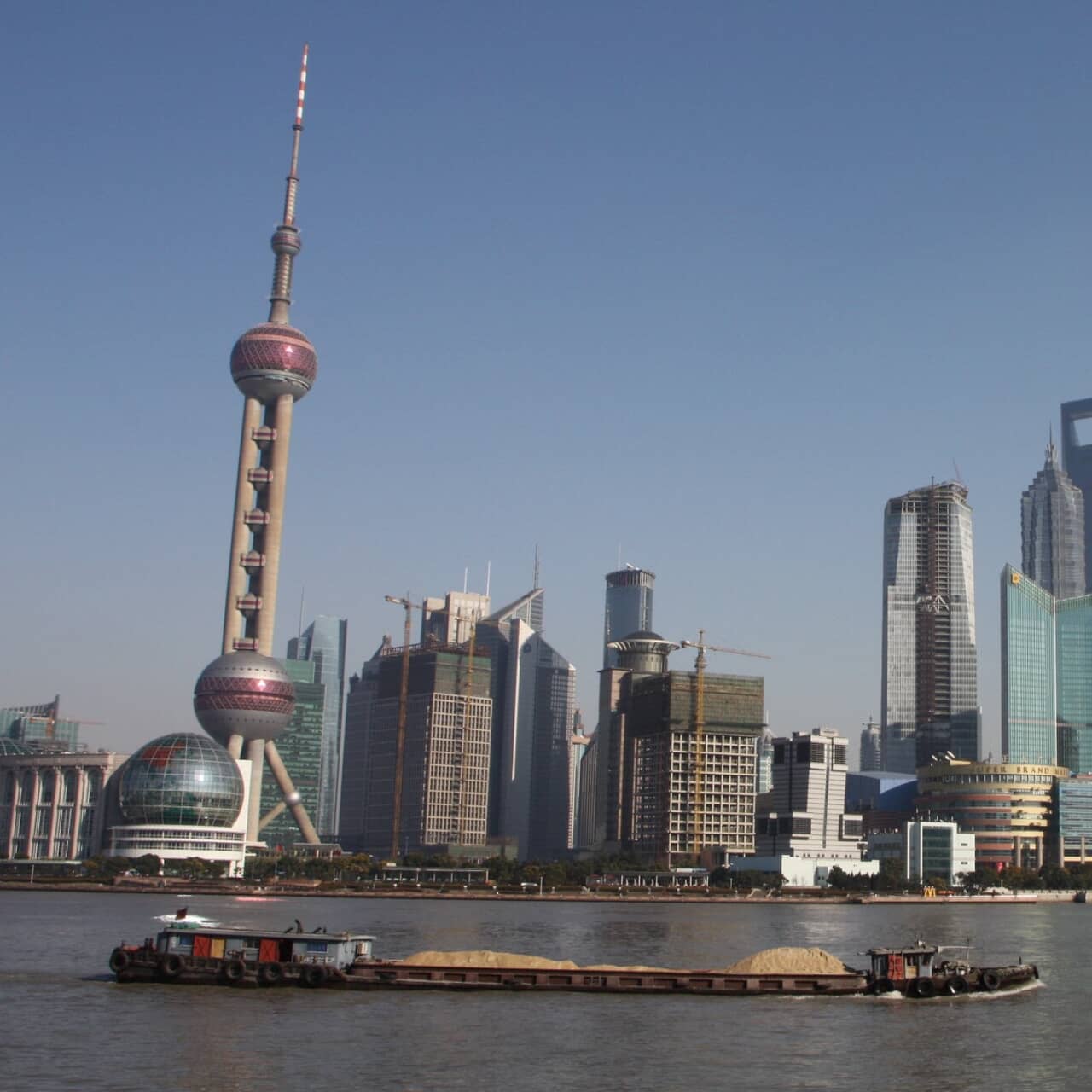 上海で日本のアニメソングを歌唱中に強制中断。公式サイトでは「やむを得ない諸事情により」と説明