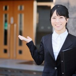 【不動産業界】100人の男性営業より1人の女性飛び込み営業のほうが効果アリ⁉