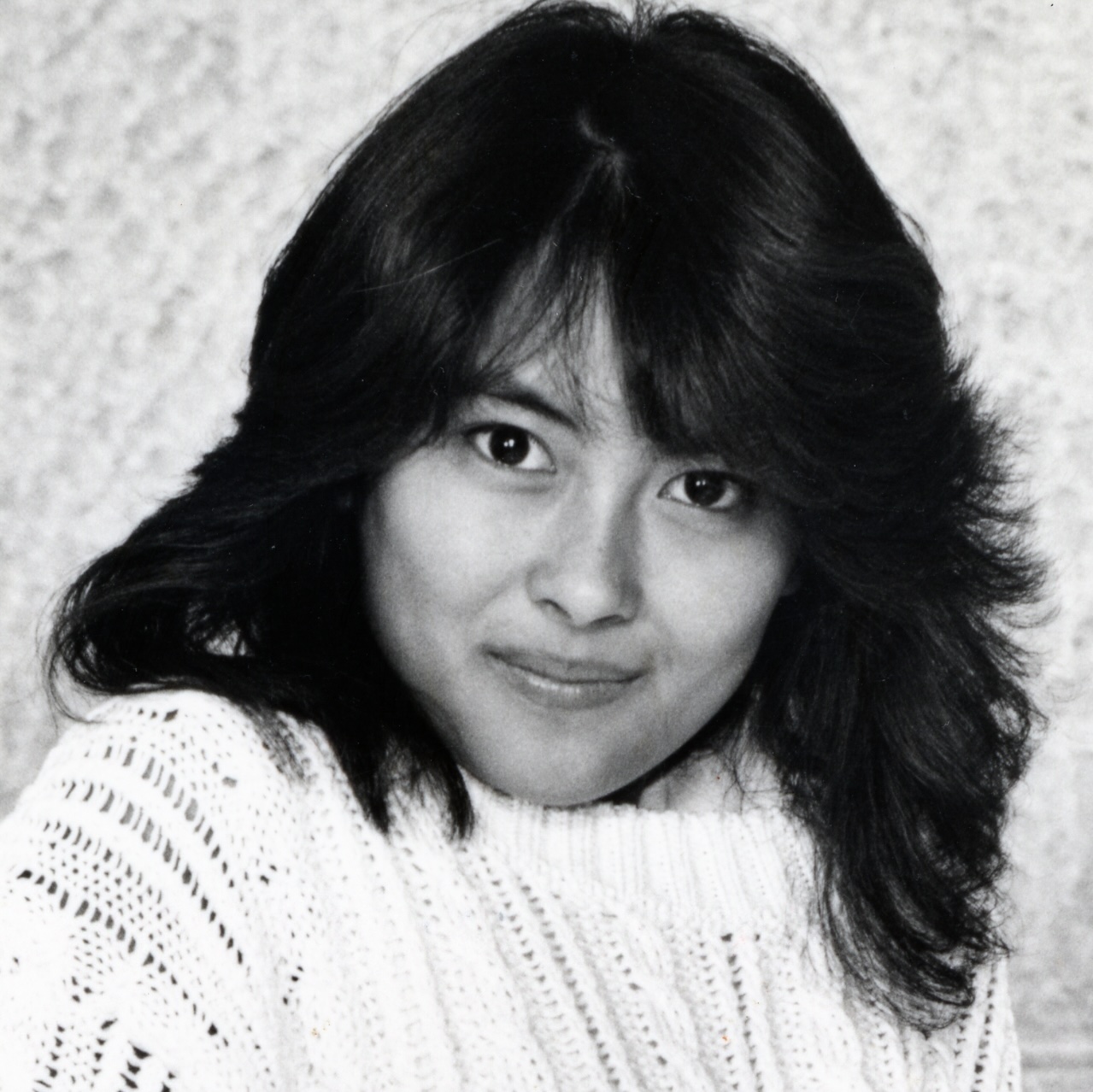 中山美穂さんのお別れの会で小泉今日子さん号泣。80年代1、２を争うアイドルシンガーとして活躍した軌跡