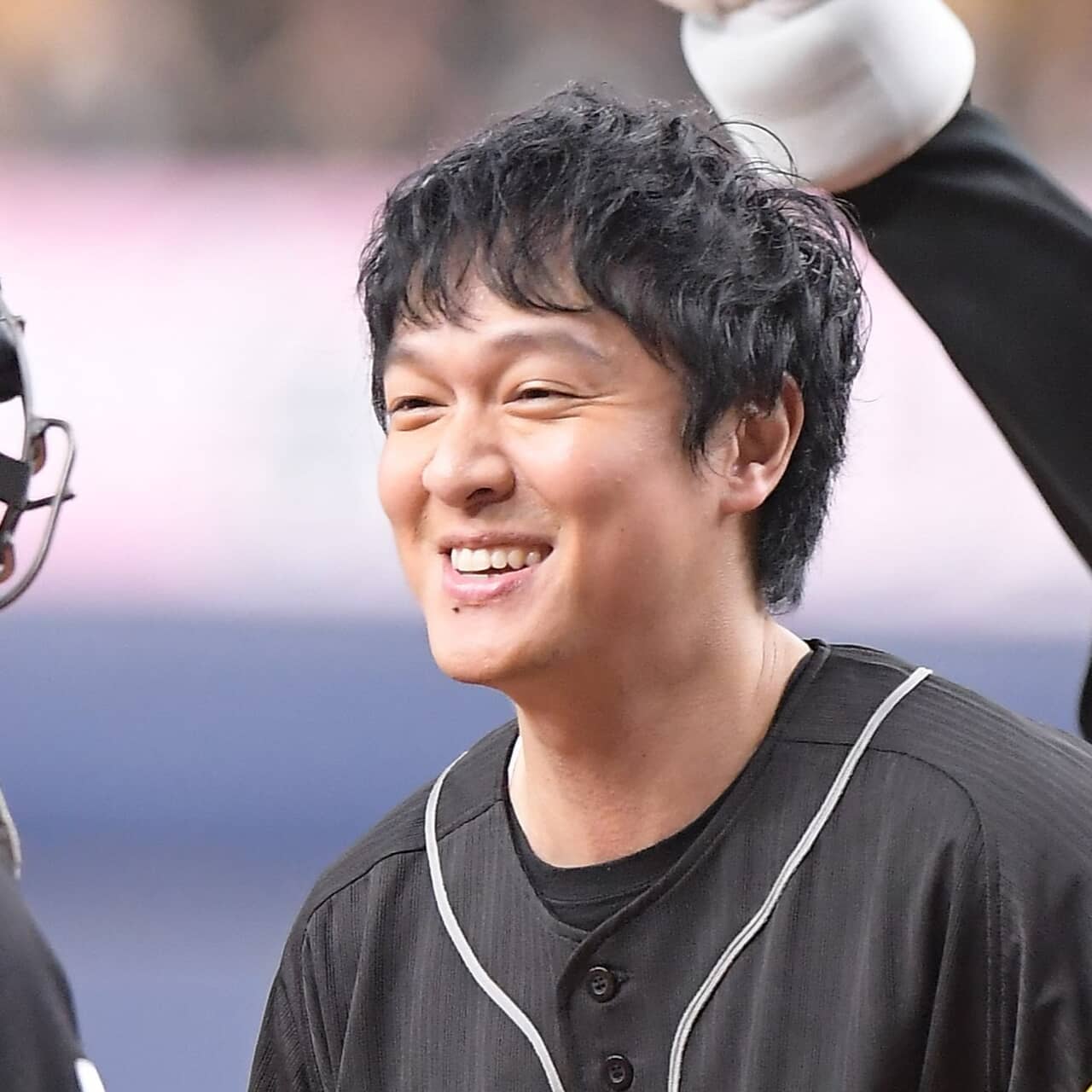 SUPER EIGHT丸山隆平、イベントで倒れた観客に機転の利いた神対応。スタッフに救助を促し、場をなご…
