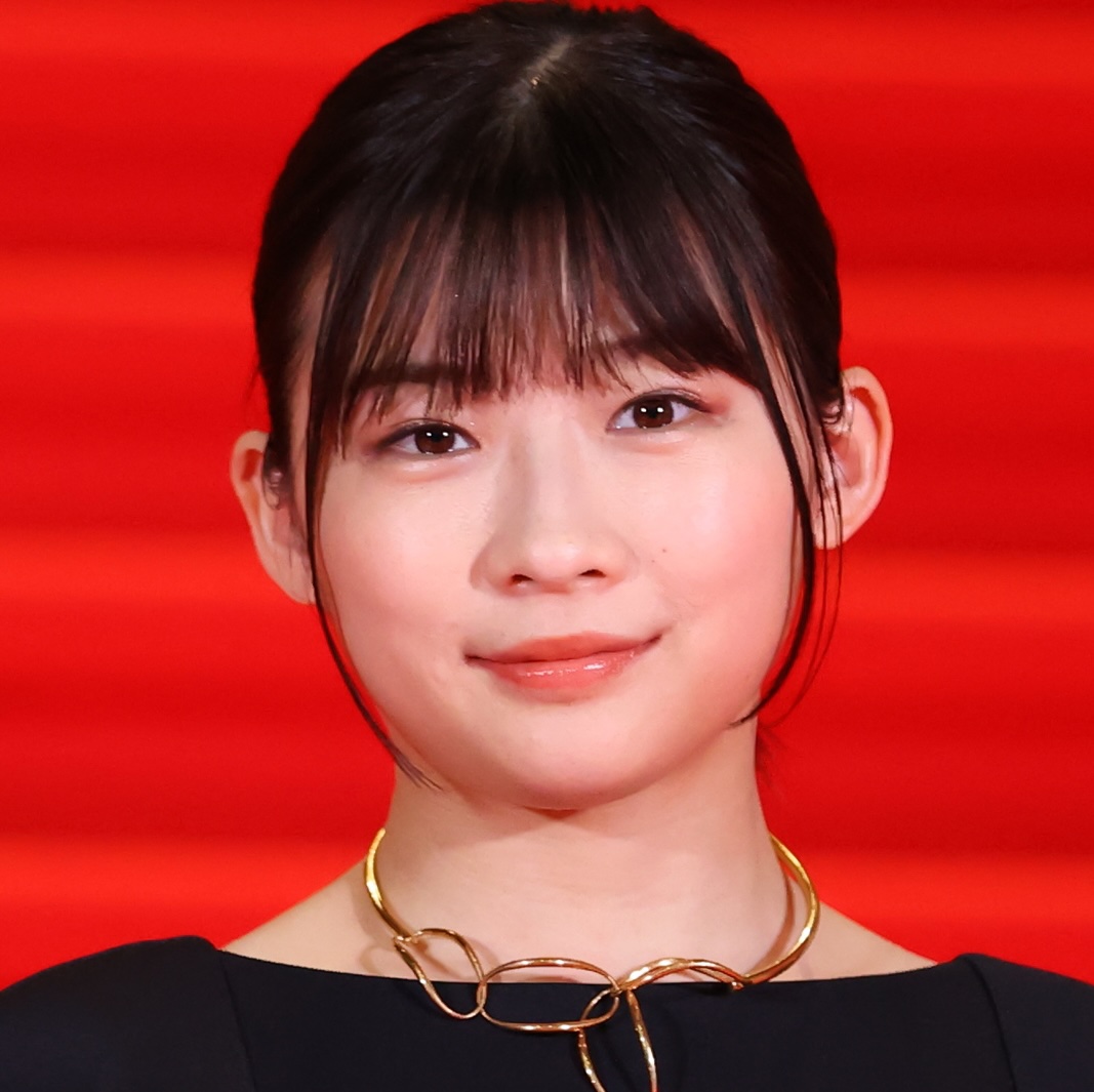 「鼻血が出るくらい怒られました」伊藤沙莉、結婚をラジオでバラした兄にブチギレていた！