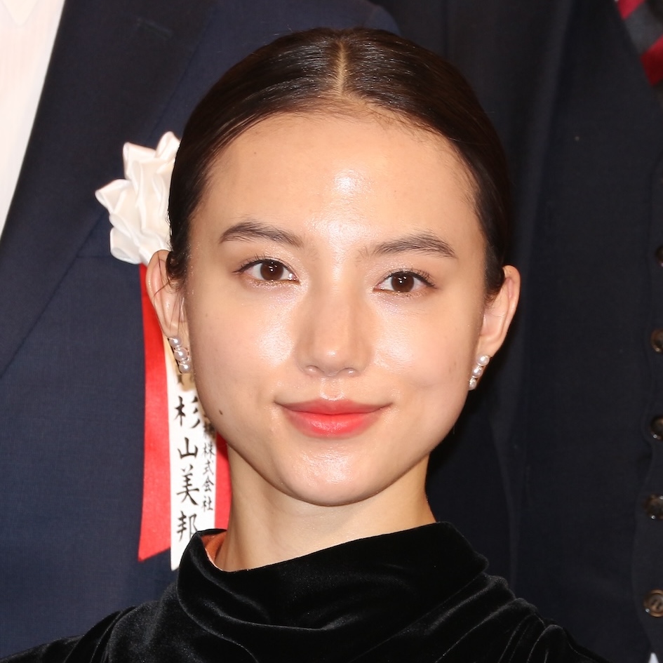 女優・清原果耶 「第31回読売演劇大賞」杉村春子賞・優秀女優賞に輝く