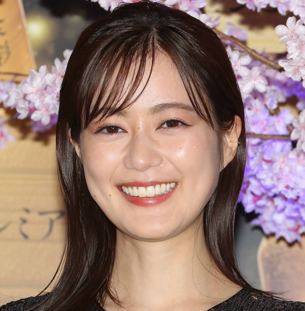 女優・生田絵梨花が初めて公言 「最近ロンドンに一人旅をしたんですが・・」なんとたった一人でパブに！